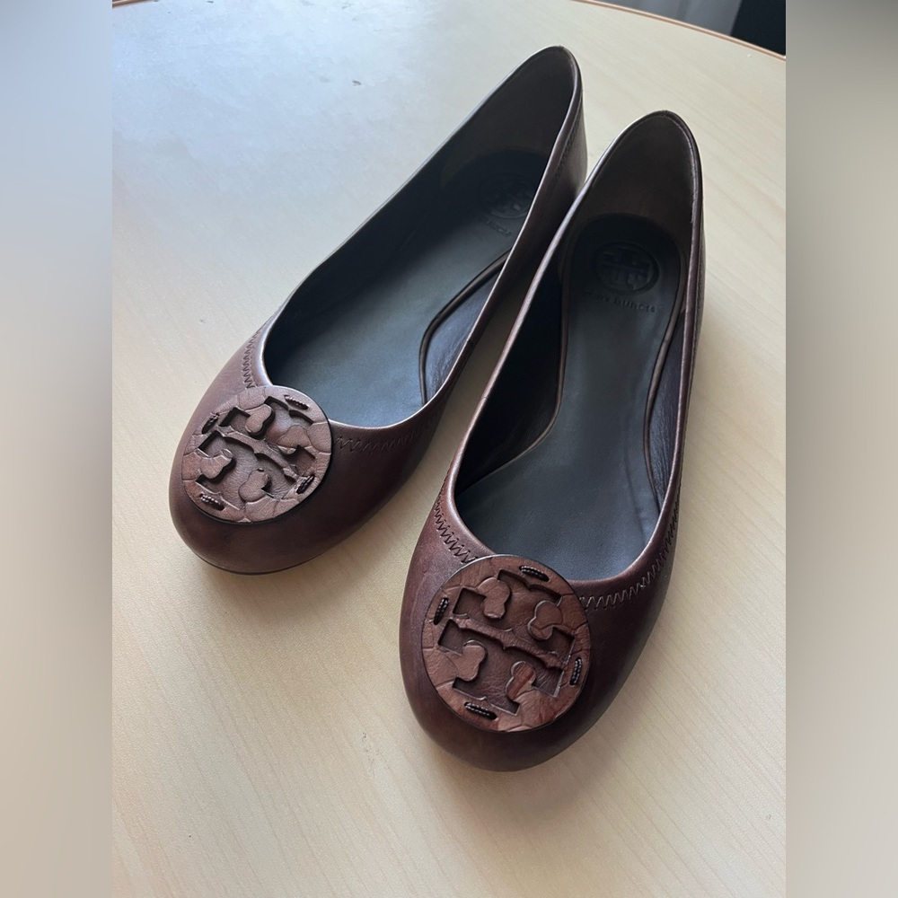 Tory Burch brown leather flats, size 7.5 EOC